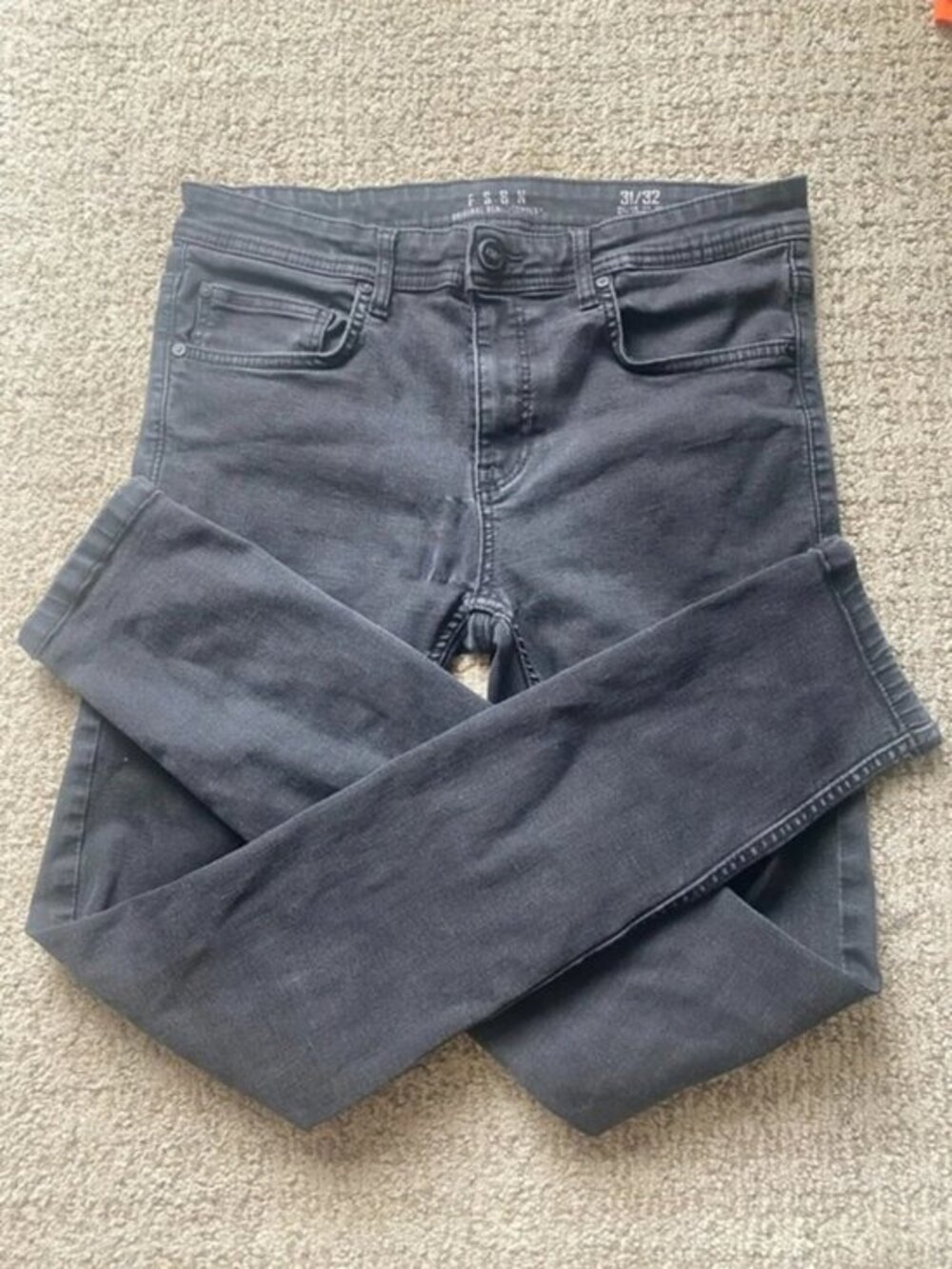 Men’s Slim Fit Distressed Black Jeans - Classic Dark Wash